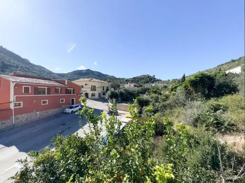 Außenansicht von Einfamilien-Reihenhaus zum Verkauf in Alcalalí mit Klimaanlage, Privatgarten und Terrasse