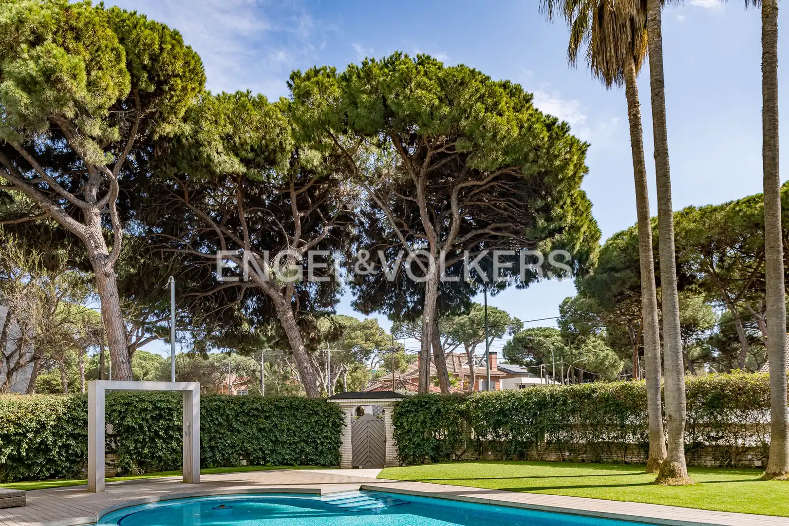 Vista exterior de Casa o xalet en venda en Castelldefels amb Aire condicionat, Calefacció i Jardí privat