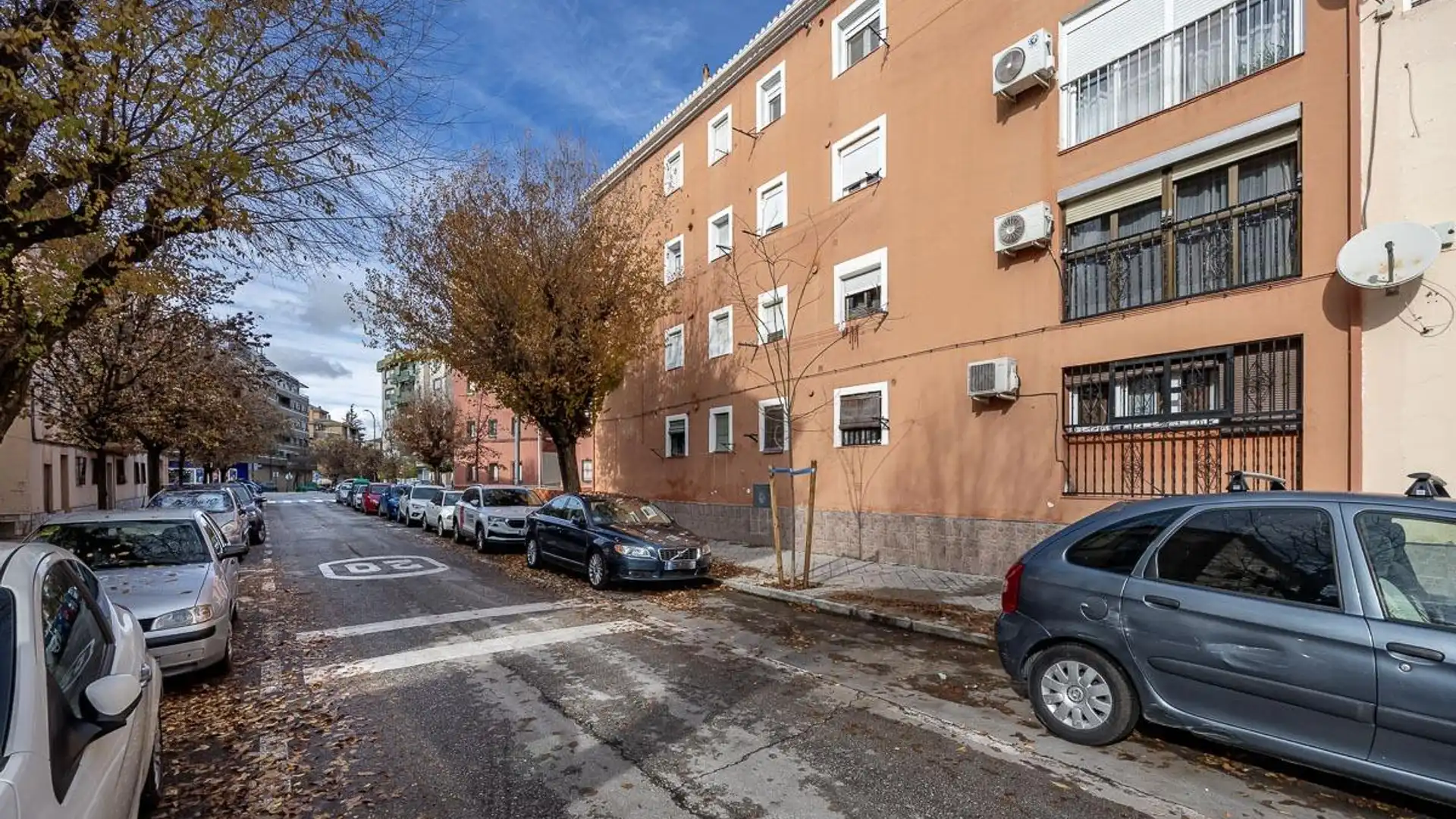 Exterior view of Flat for sale in  Granada Capital  with Balcony