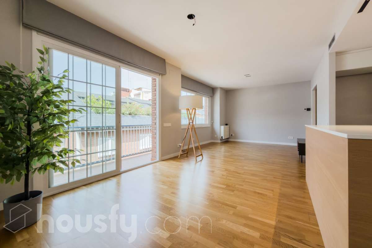 Living room of Flat for sale in  Barcelona Capital  with Air Conditioner, Heating and Parquet flooring