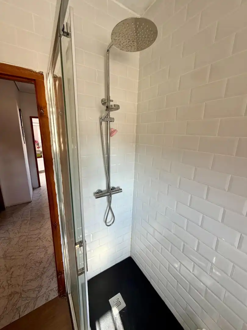 Baño de Casa adosada en venta en Villanueva del Ariscal
