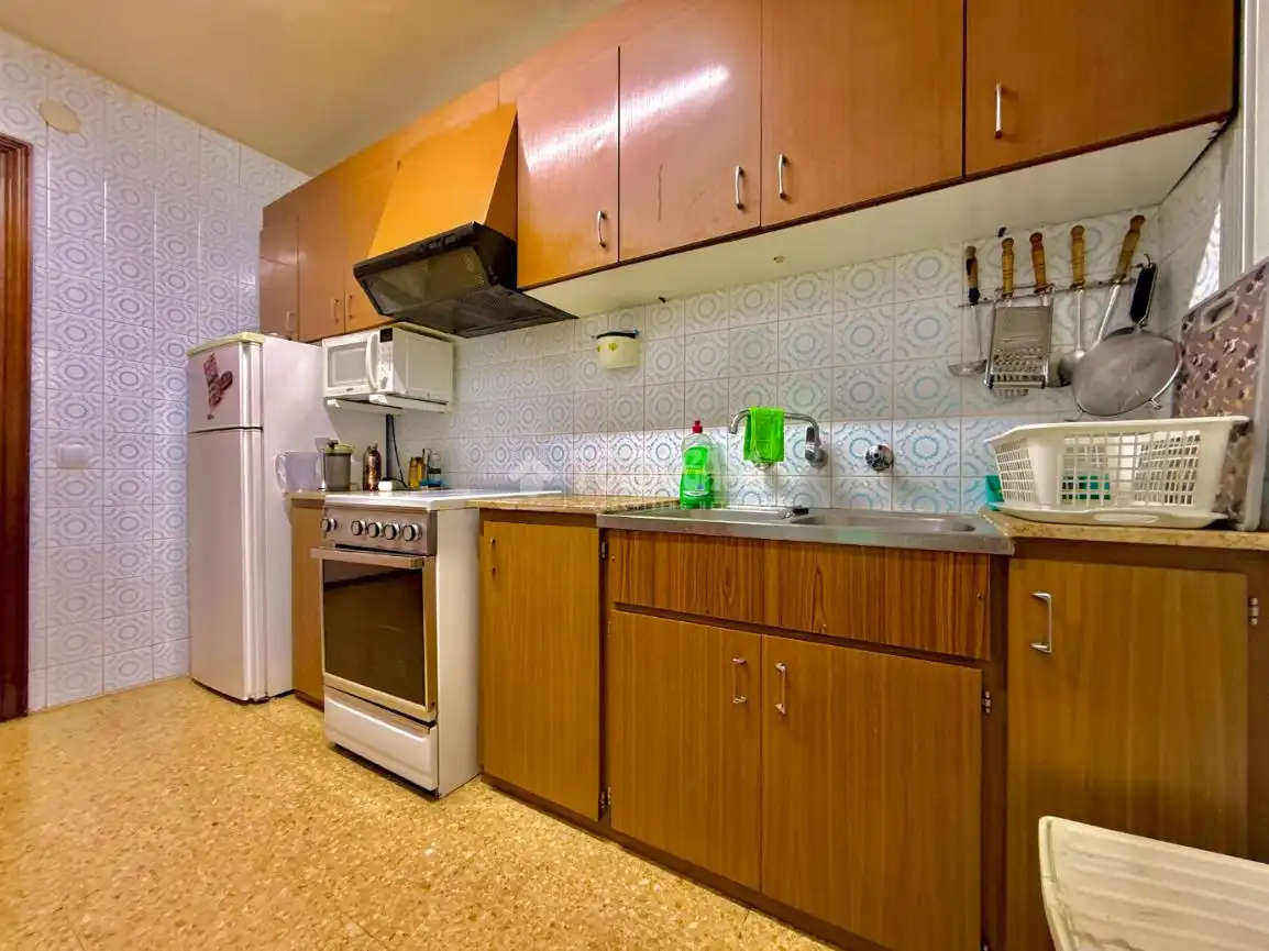 Cocina de Piso en venta en Santa Coloma de Gramenet con Balcón