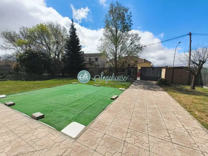 Casa o chalet en venta en San Cristóbal de Segovia con Calefacción, Jardín privado y Terraza