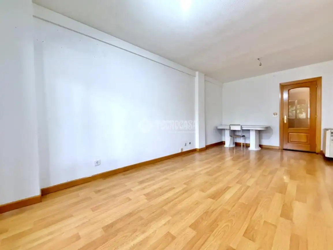 Sala d'estar de Pis en venda en Alcalá de Henares amb Calefacció, Traster i Balcó