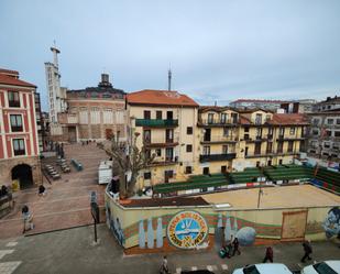 Vista exterior de Dúplex de lloguer en Torrelavega  amb Calefacció, Parquet i Moblat