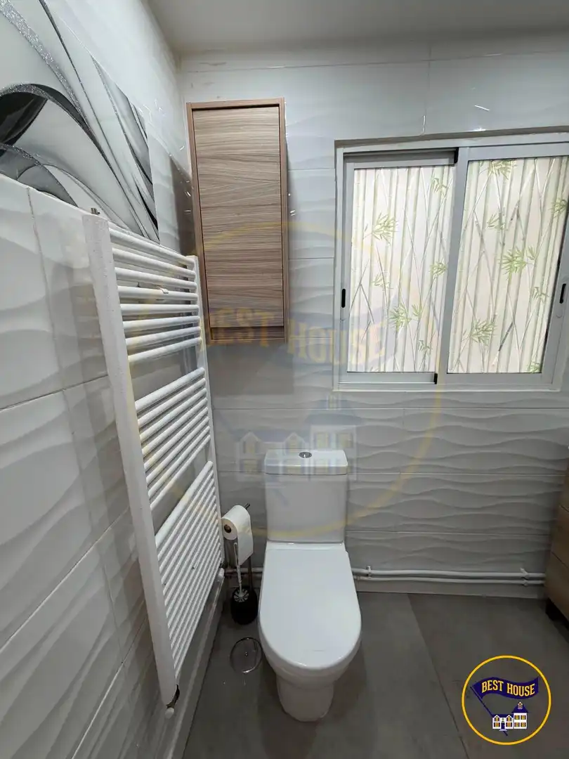 Baño de Piso en venta en Cuenca con Calefacción, Amueblado y Balcón