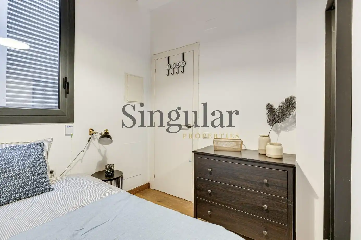 Bedroom of Flat for sale in Barcelona  with Air Conditioner and Heating