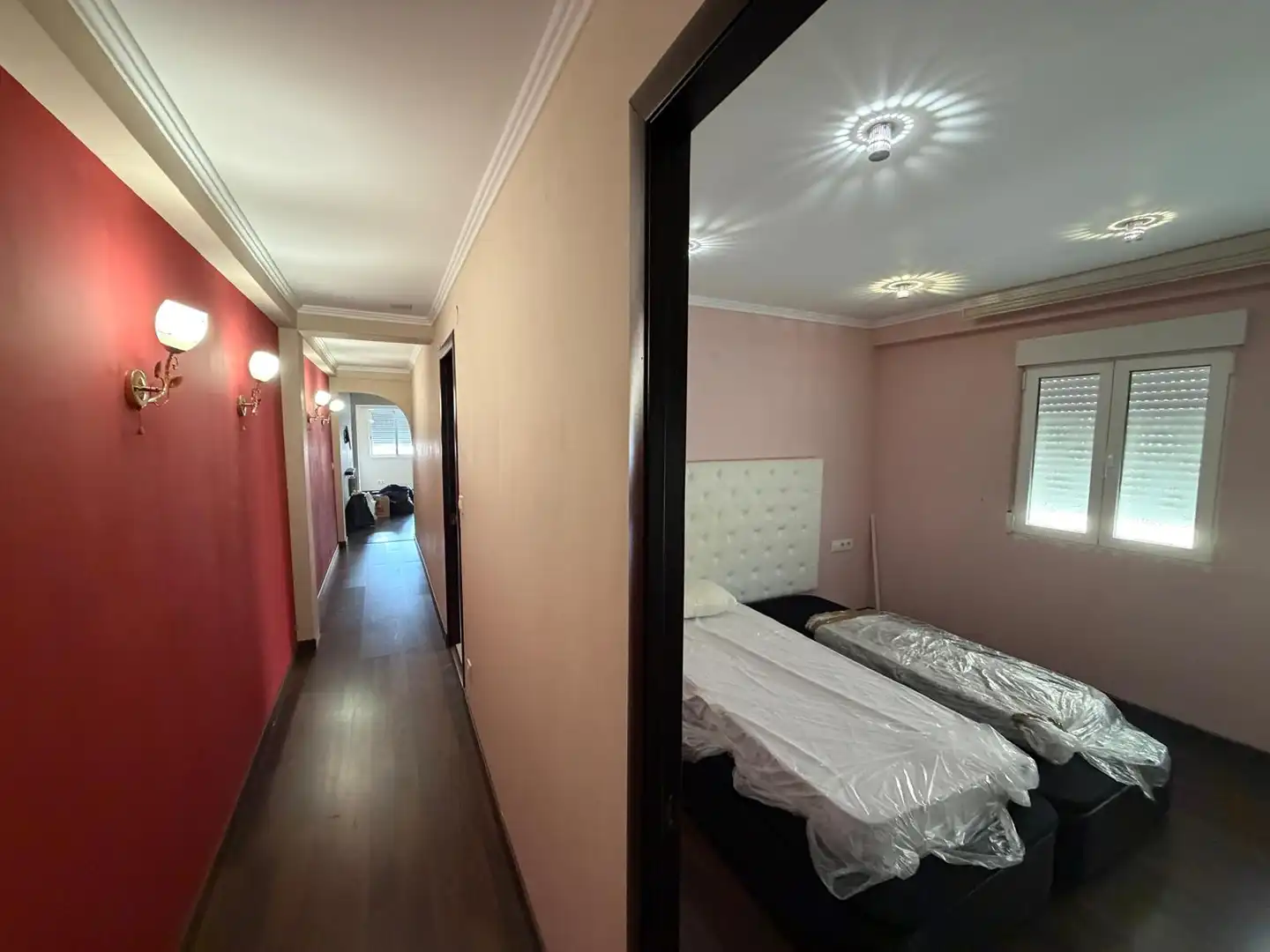 Schlafzimmer von Wohnung zur Miete in Moncada mit Klimaanlage, Parkett und Möbliert