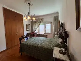 Dormitori de Casa o xalet en venda en Pontevedra Capital  amb Calefacció, Traster i Moblat