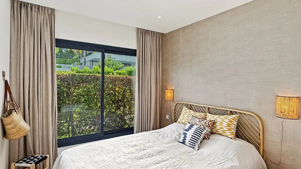 Schlafzimmer von Wohnungen zum Verkauf in Estepona mit Klimaanlage, Terrasse und Abstellraum