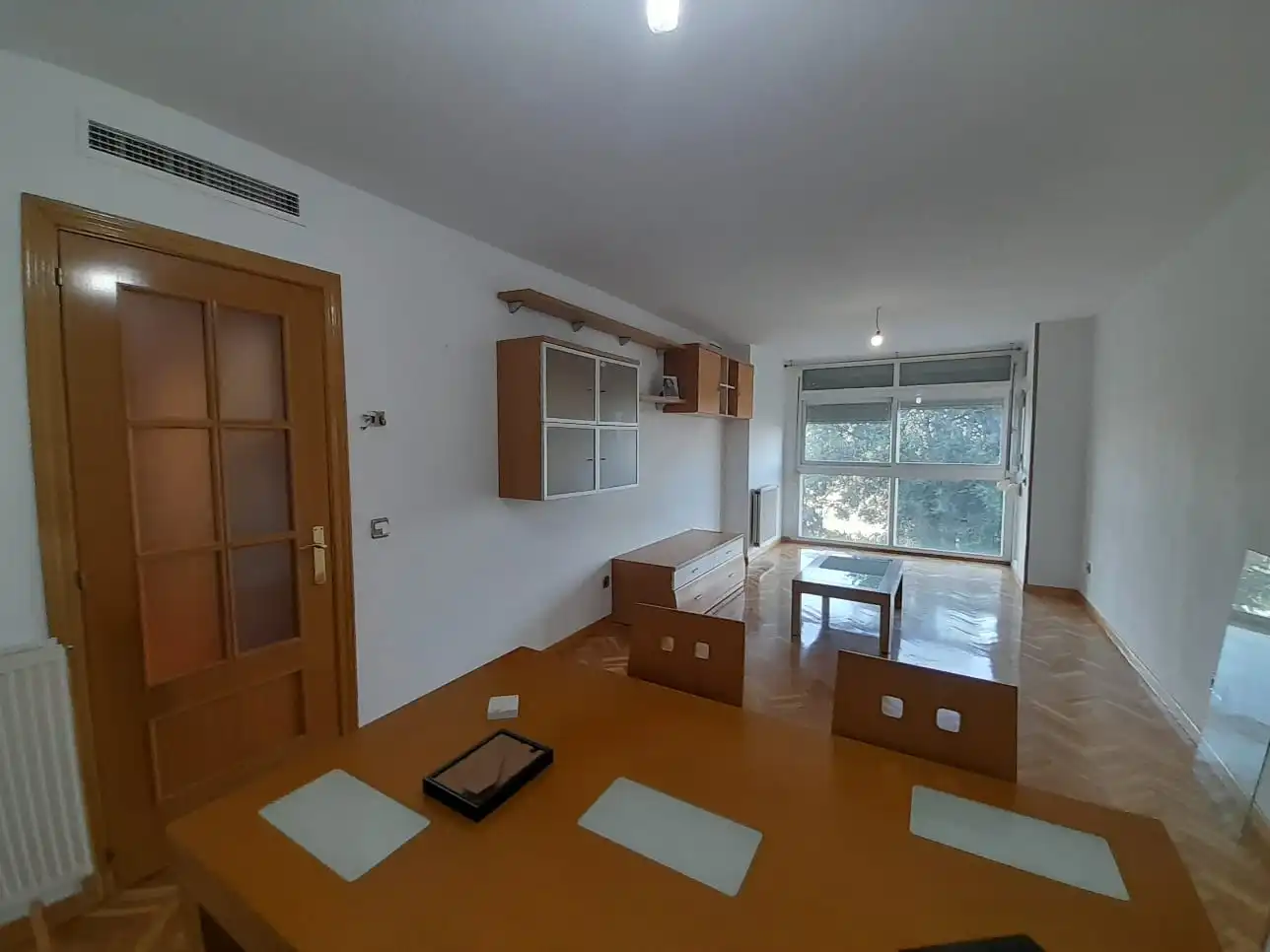Living room of Flat for sale in Madrid  with Air Conditioner, Heating and Parquet flooring