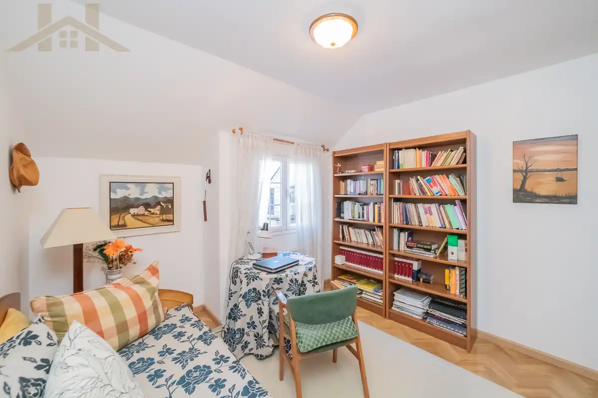 Bedroom of Attic for sale in Majadahonda  with Air Conditioner, Heating and Terrace