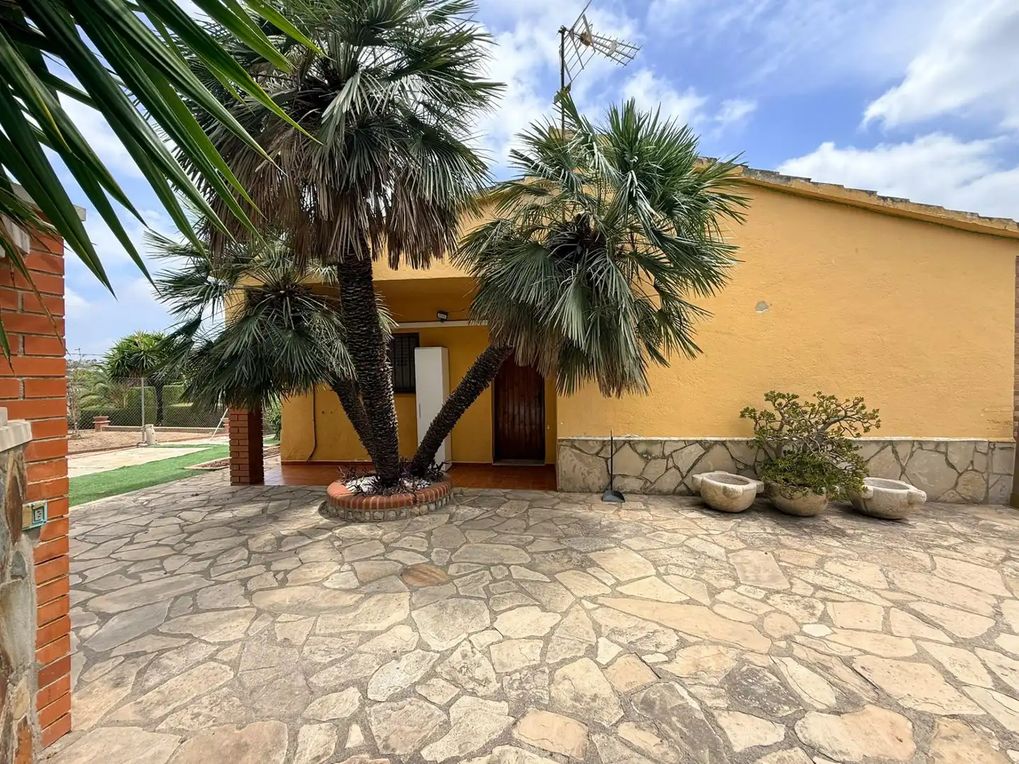 Vista exterior de Casa o chalet en venta en Olèrdola con Calefacción, Jardín privado y Terraza