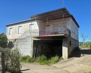 Vista exterior de Casa o xalet en venda en Castrelo de Miño amb Calefacció, Jardí privat i Terrassa