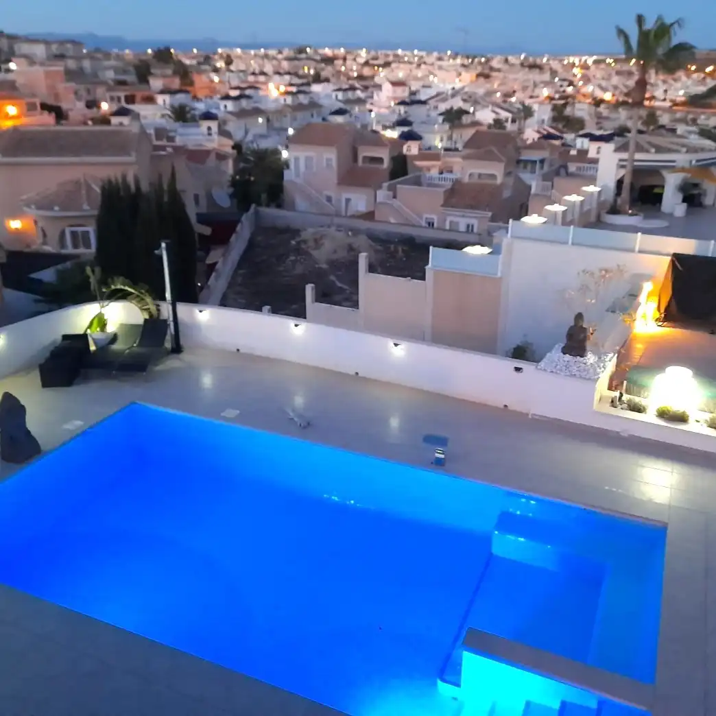 Piscina de Casa o xalet en venda en Rojales amb Aire condicionat, Jardí privat i Terrassa