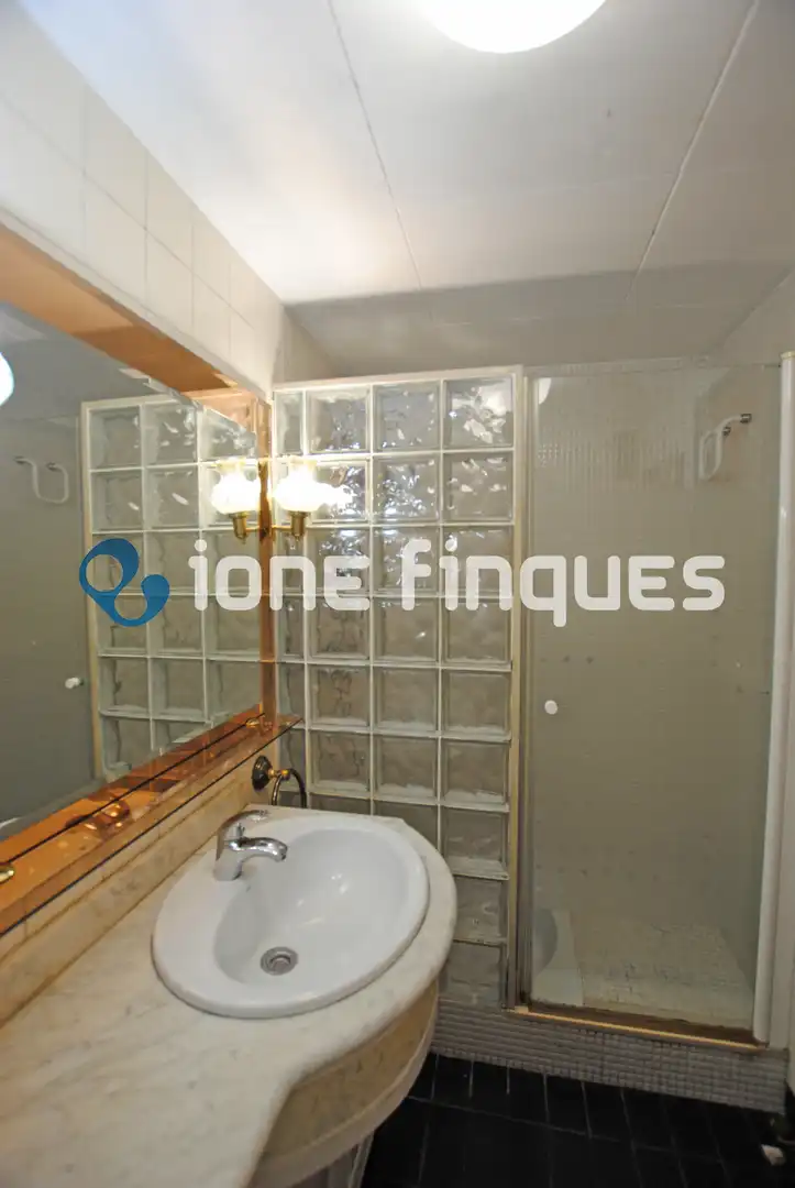 Bathroom of Flat for sale in Cerdanyola del Vallès  with Heating, Terrace and Storage room