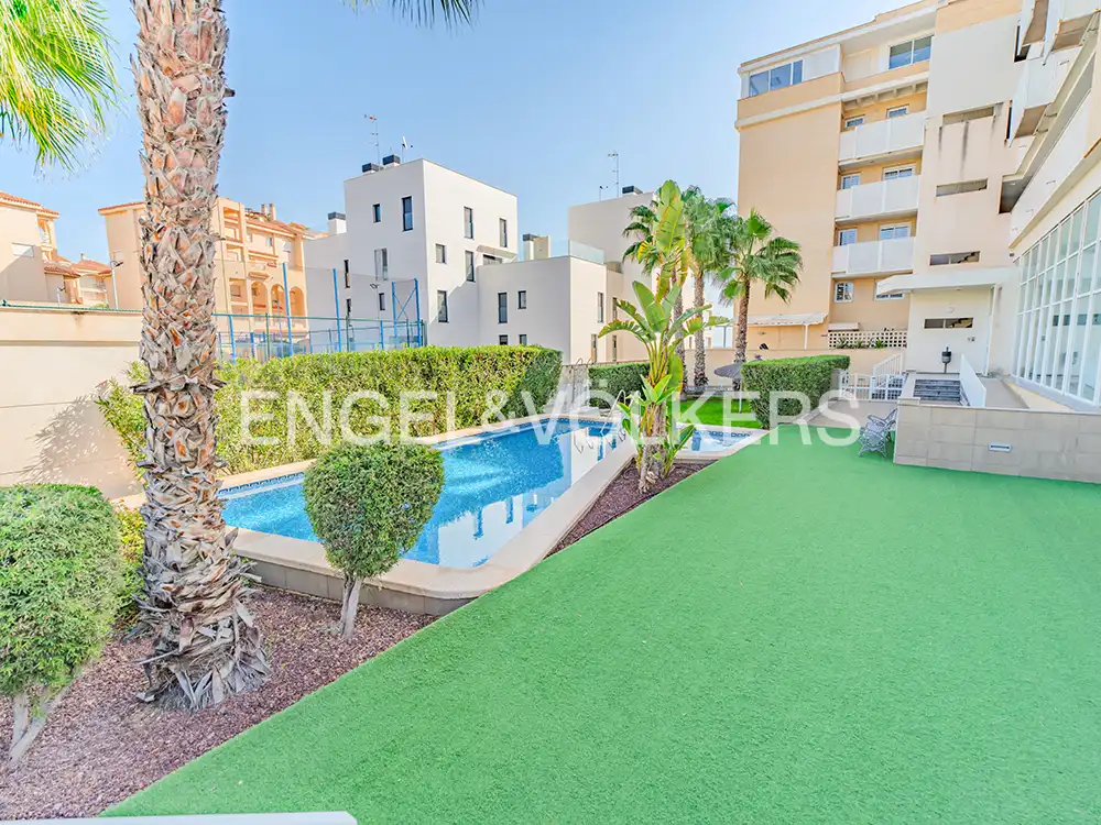 Piscina de Piso en venta en El Campello con Aire acondicionado, Calefacción y Terraza