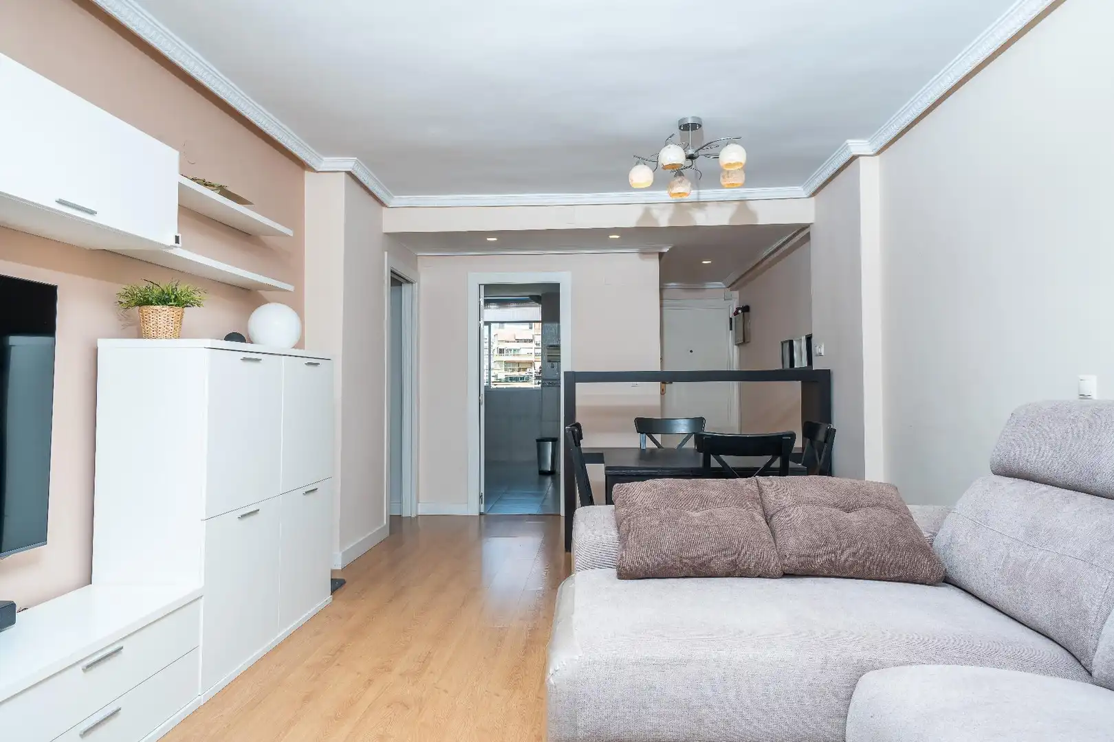 Sala de estar de Apartamento en venta en Alicante / Alacant con Piscina comunitaria