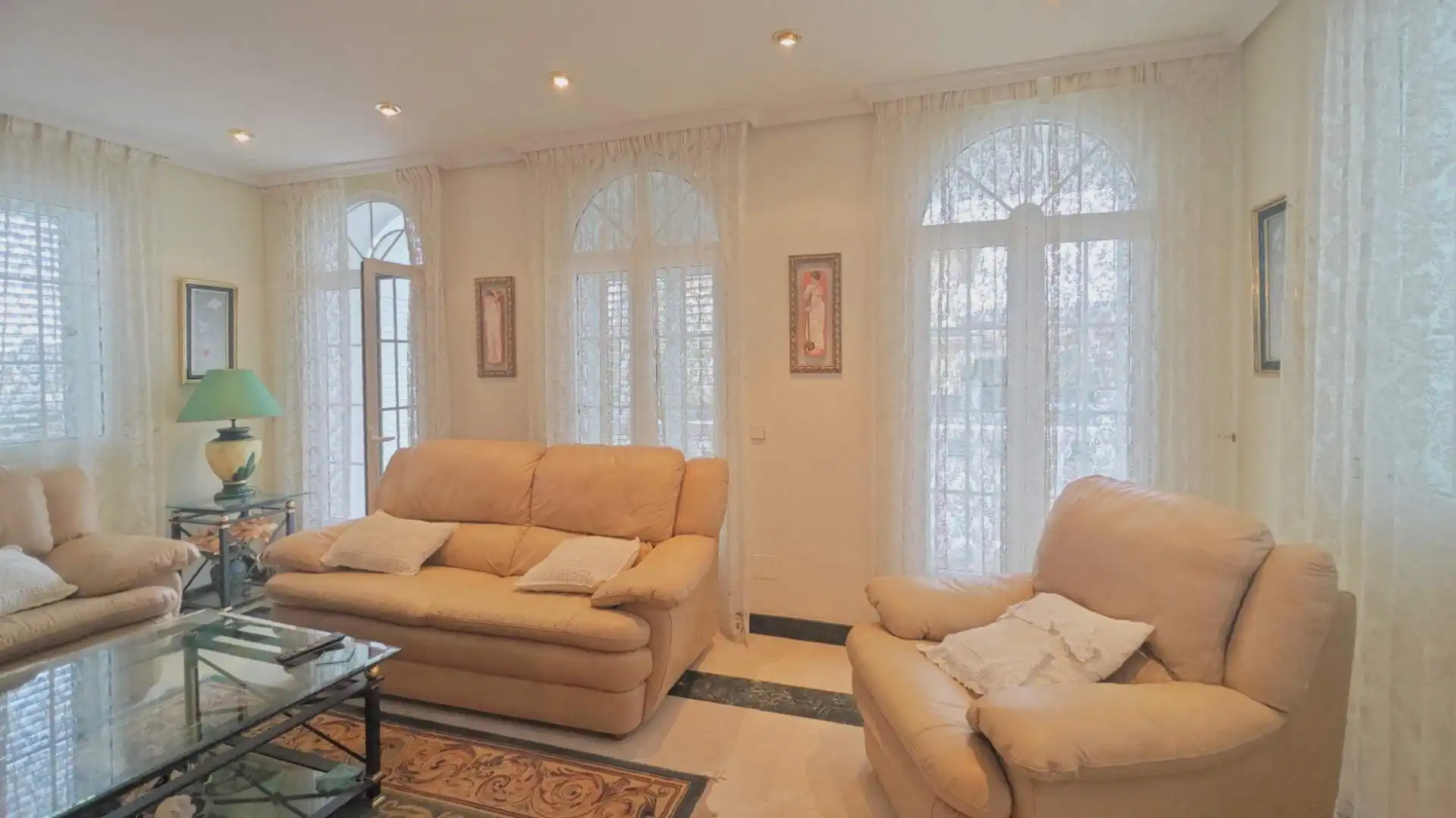 Sala d'estar de Casa o xalet en venda en Guadarrama amb Calefacció, Jardí privat i Terrassa