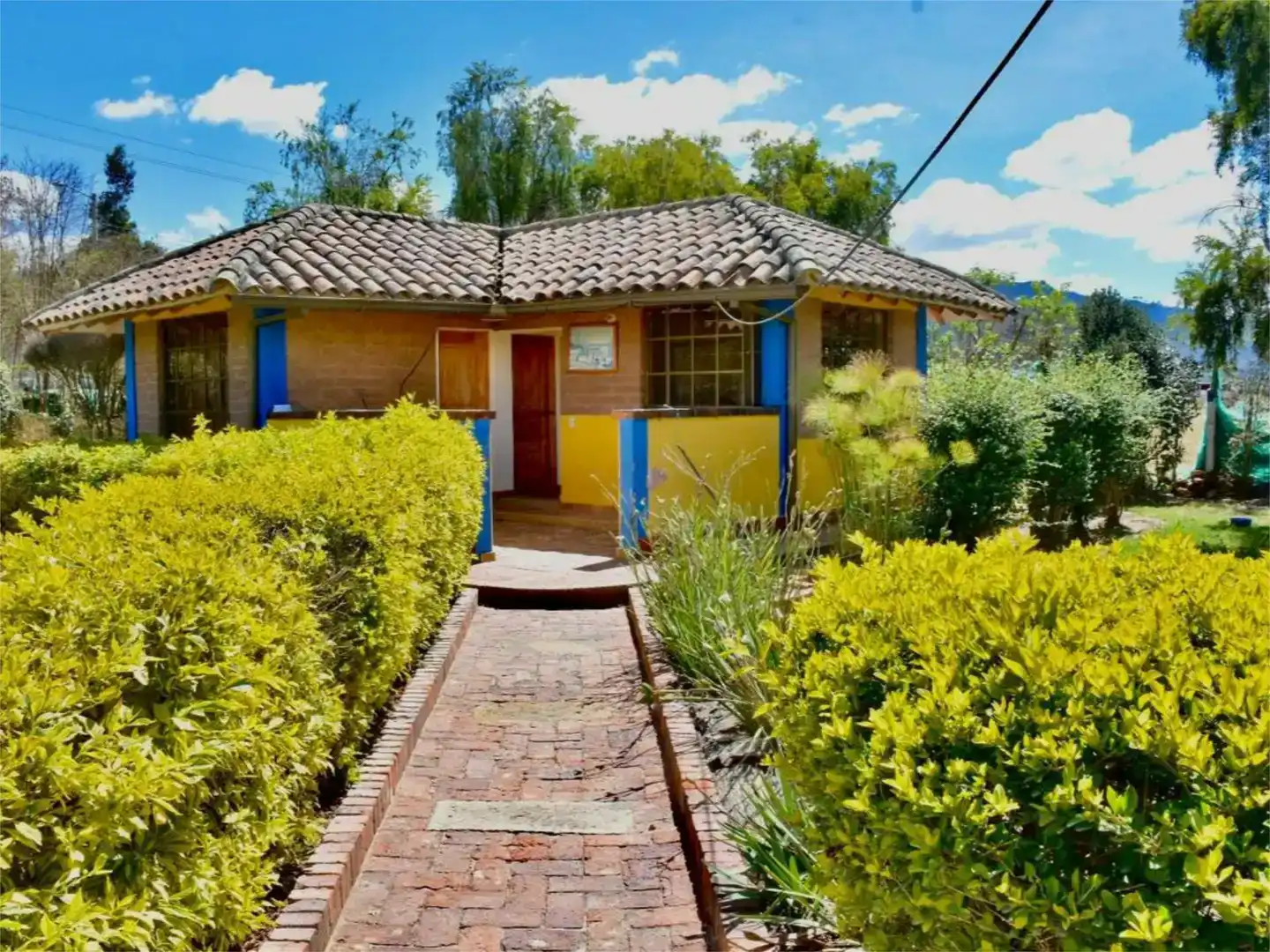 Vista exterior de Finca rústica en venda en Rota amb Traster i Moblat