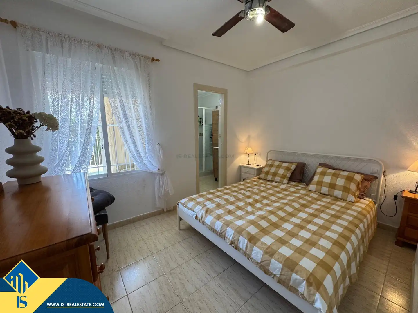 Dormitori de Casa o xalet en venda en Torrevieja amb Aire condicionat, Terrassa i Traster