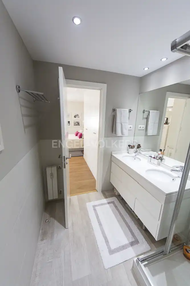 Bathroom of Attic for sale in Madrid  with Air Conditioner, Heating and Terrace