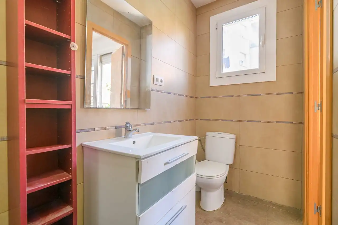Bany de Pis en venda en Barcelona amb Parquet, Terrassa i Traster