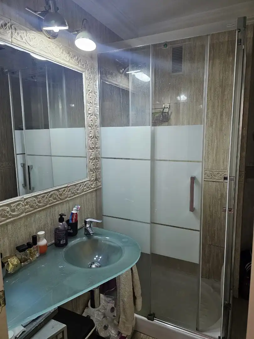 Bany de Apartament de lloguer en Guardamar del Segura amb Aire condicionat, Calefacció i Moblat