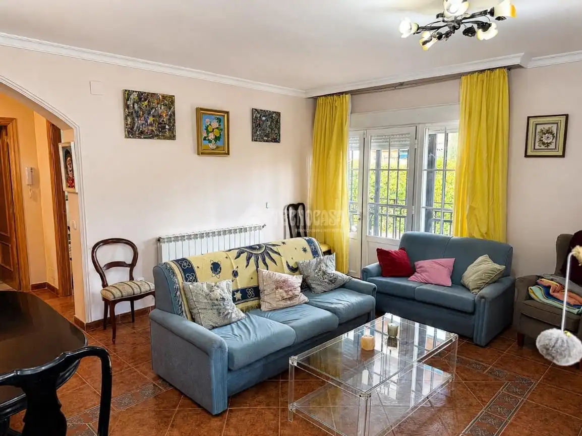 Sala de estar de Casa o chalet en venta en Ciruelos con Calefacción, Piscina y Balcón