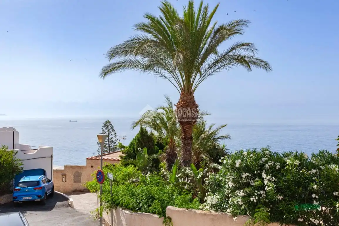 Detached homes for sale in C. Eduardo VII, Castell del Rey