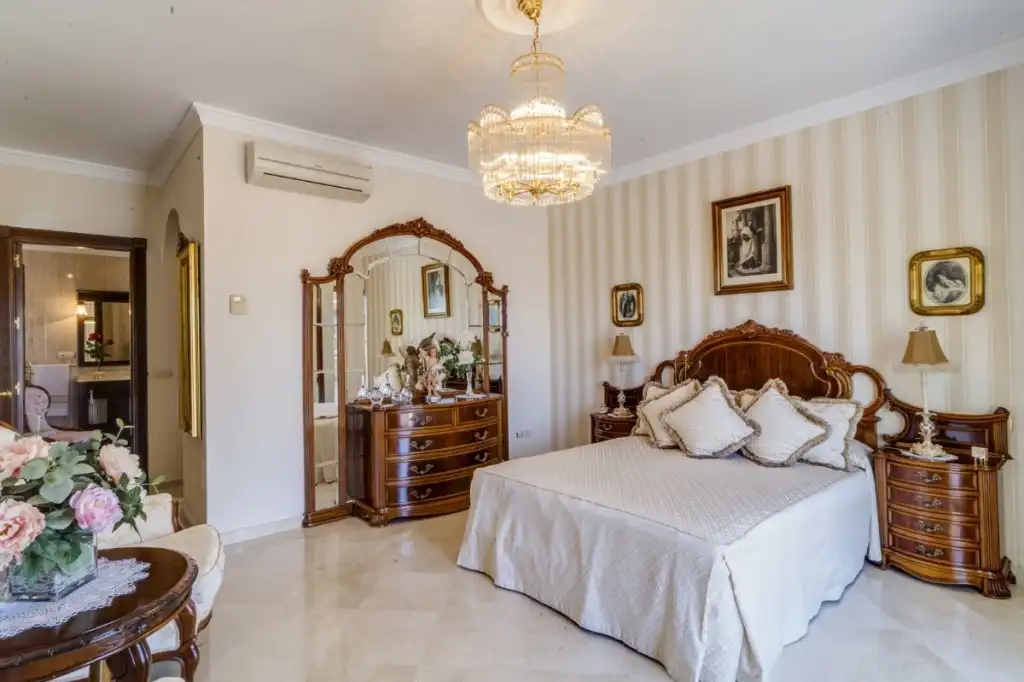 Habitación de Casa o chalet en venta en Alhaurín El Grande con Aire acondicionado, Calefacción y Jardín privado