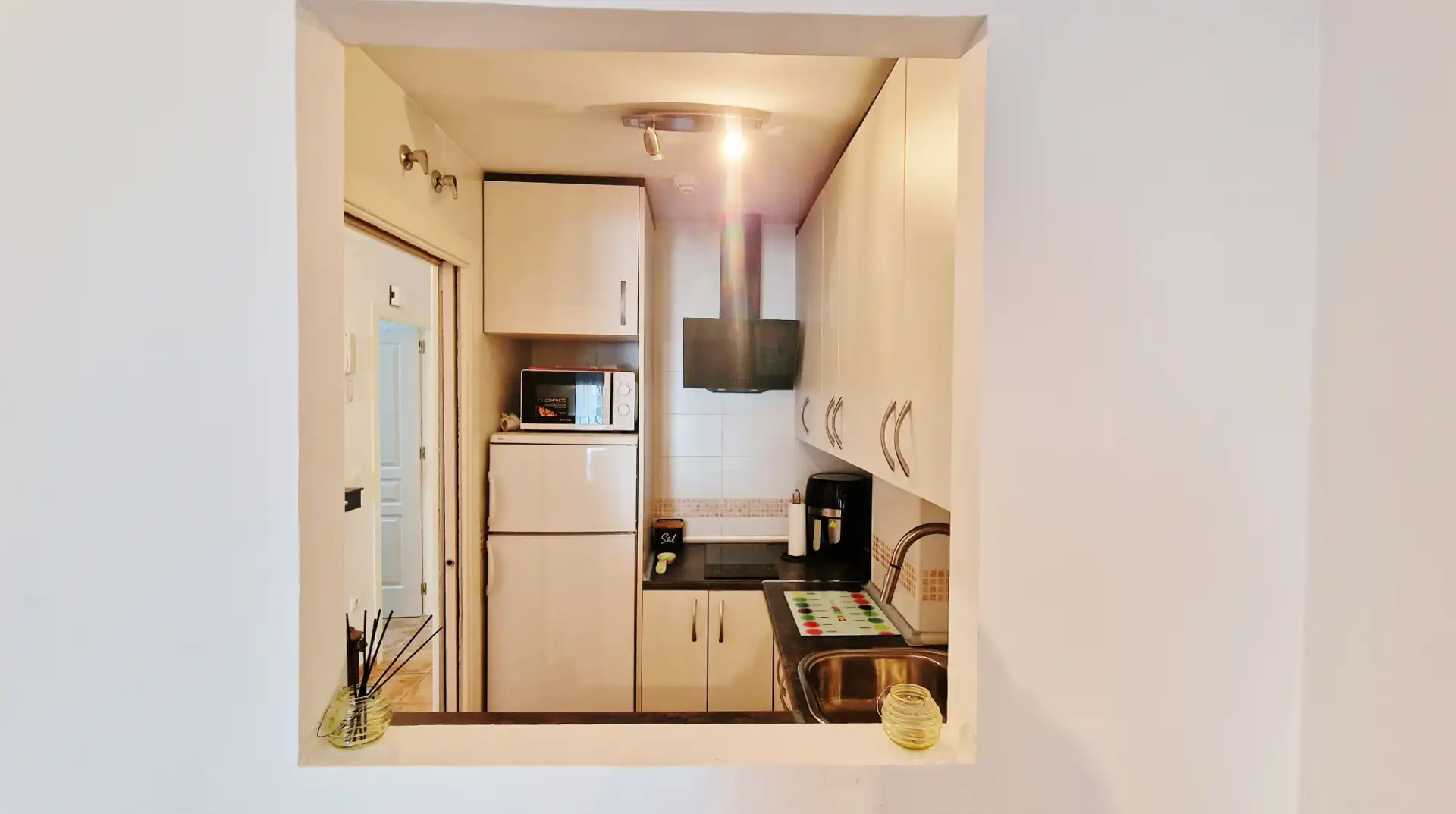 Cuina de Apartament en venda en Vélez de Benaudalla amb Moblat, Forn i Rentadora