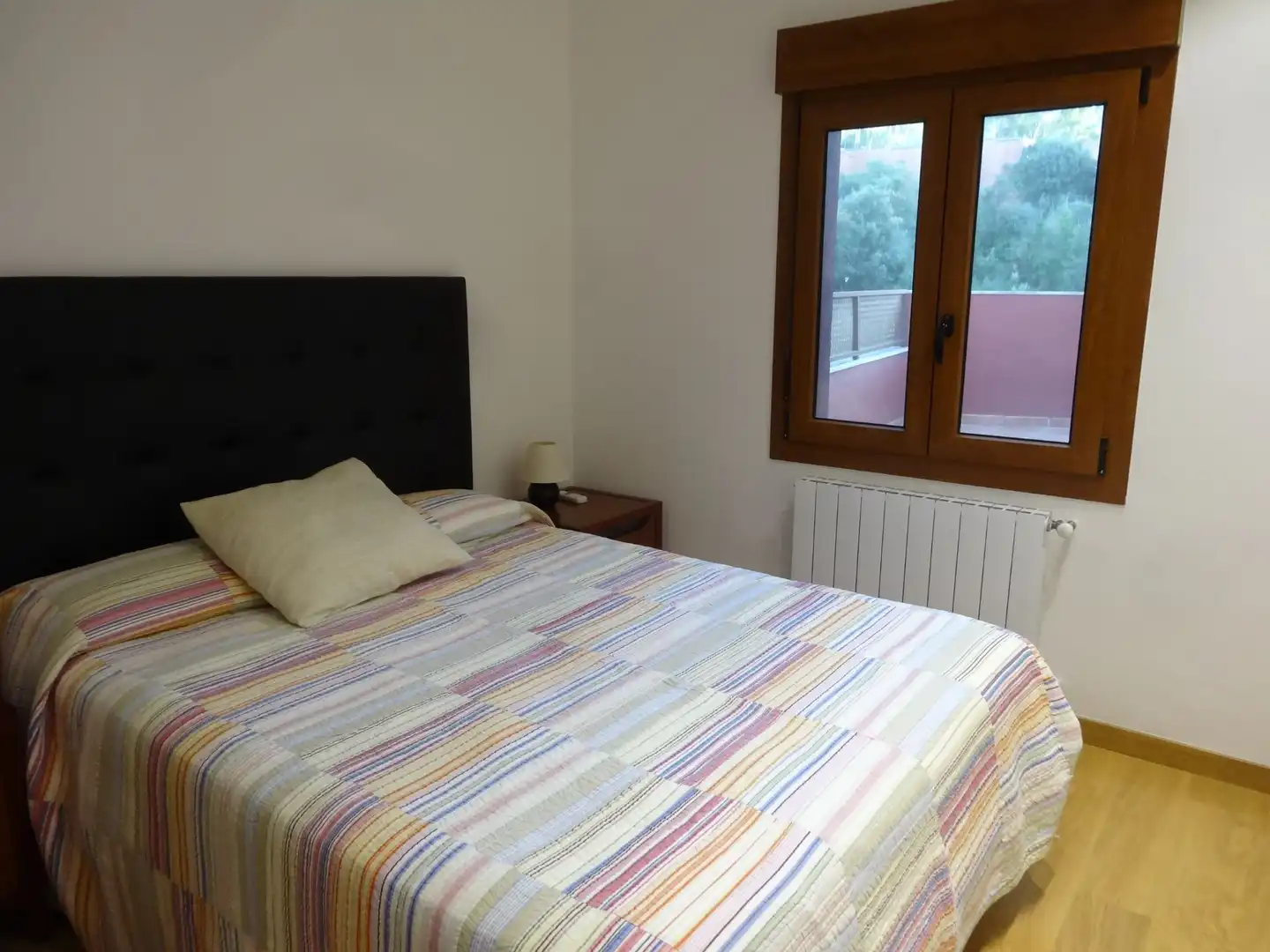 Habitación de Finca rústica en venta en Forallac con Aire acondicionado, Calefacción y Jardín privado