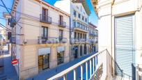 Vista exterior de Pis en venda en Torelló amb Terrassa i Balcó