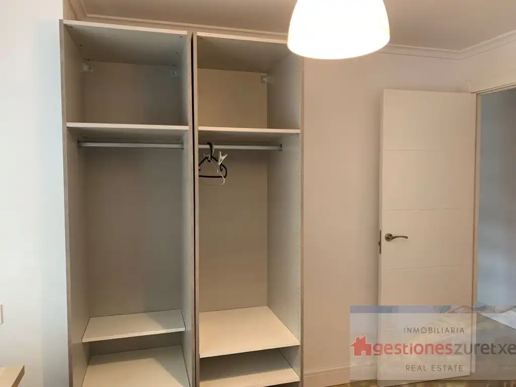 Bedroom of Flat for rent in Bilbao 