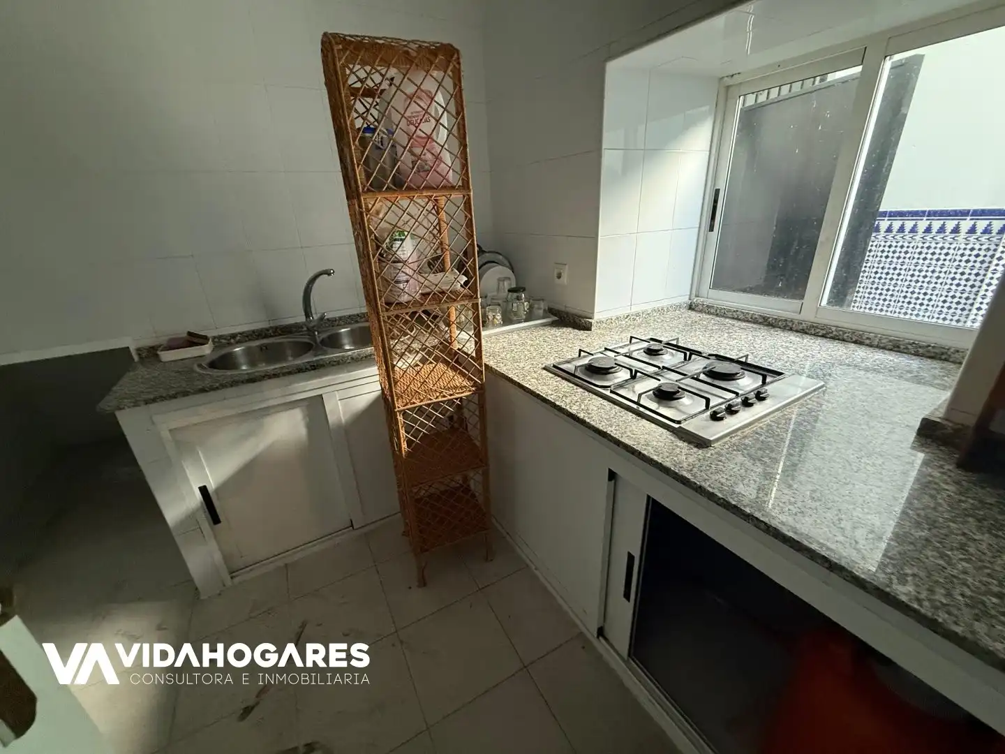 Cocina de Edificio en venta en Rota