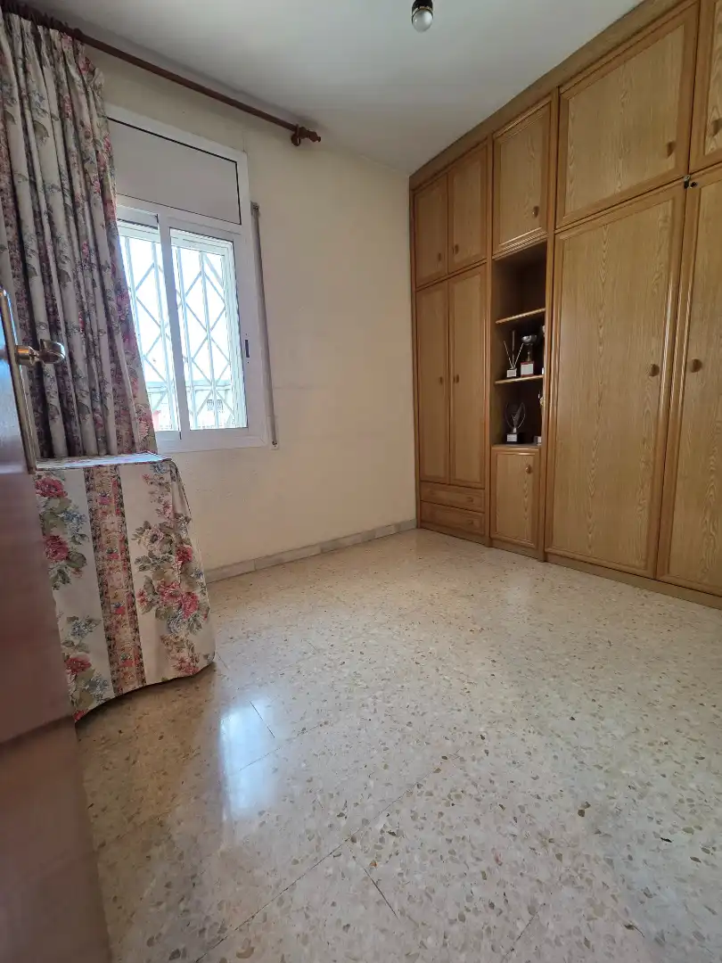 Habitación de Ático en venta en L'Hospitalet de Llobregat con Aire acondicionado y Terraza