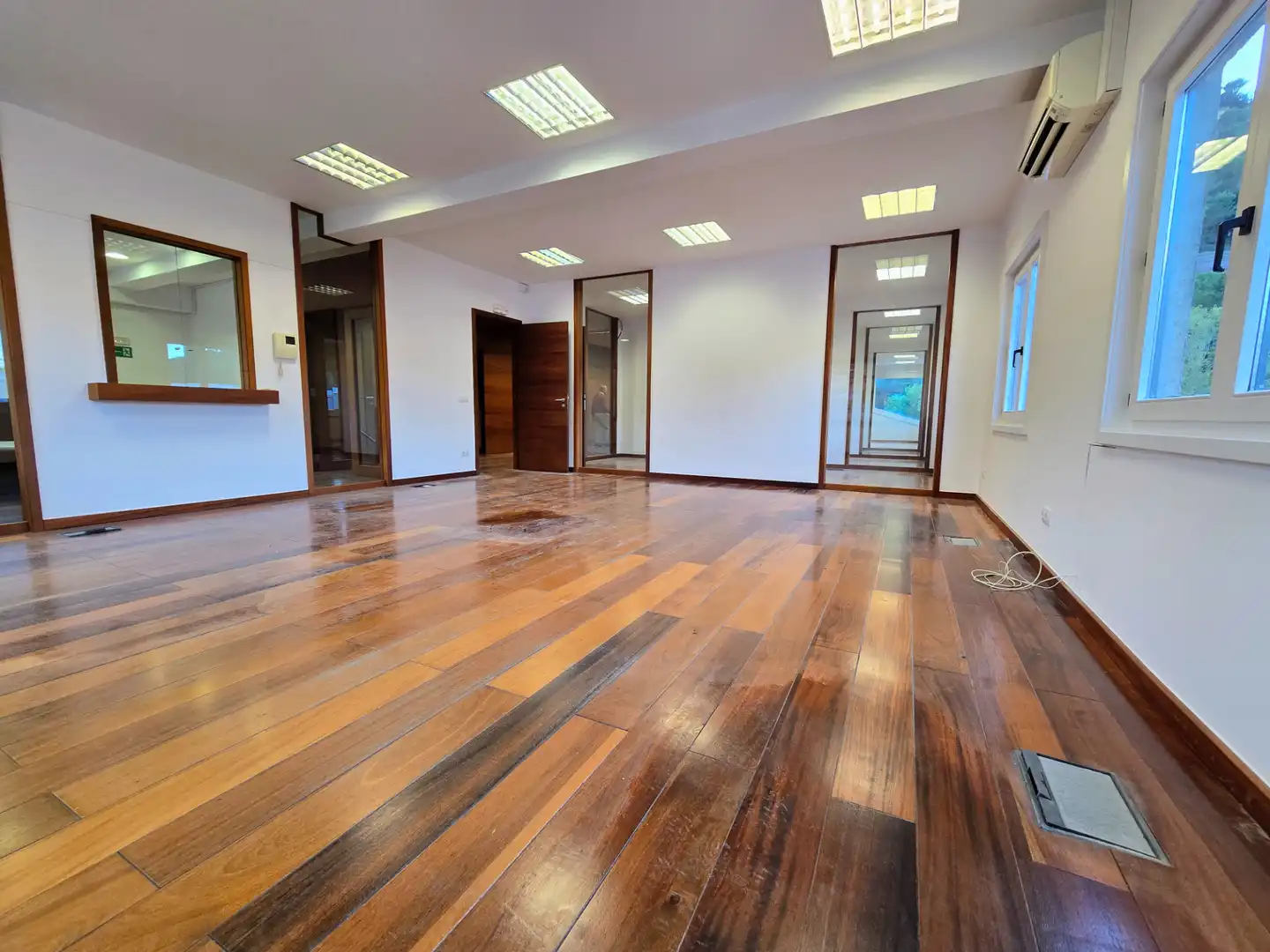 Office for rent in Aiguafreda  with Air Conditioner, Heating and Internet