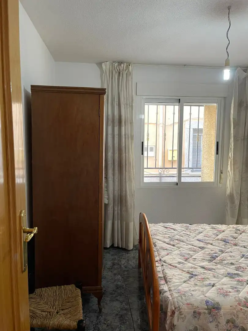 Habitación de Casa o chalet en venta en Valdeobispo con Terraza, Trastero y Amueblado