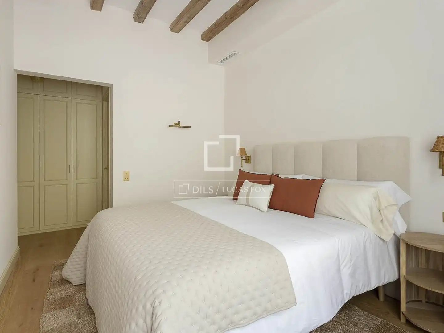 Bedroom of Flat for sale in Barcelona  with Air Conditioner, Heating and Parquet flooring