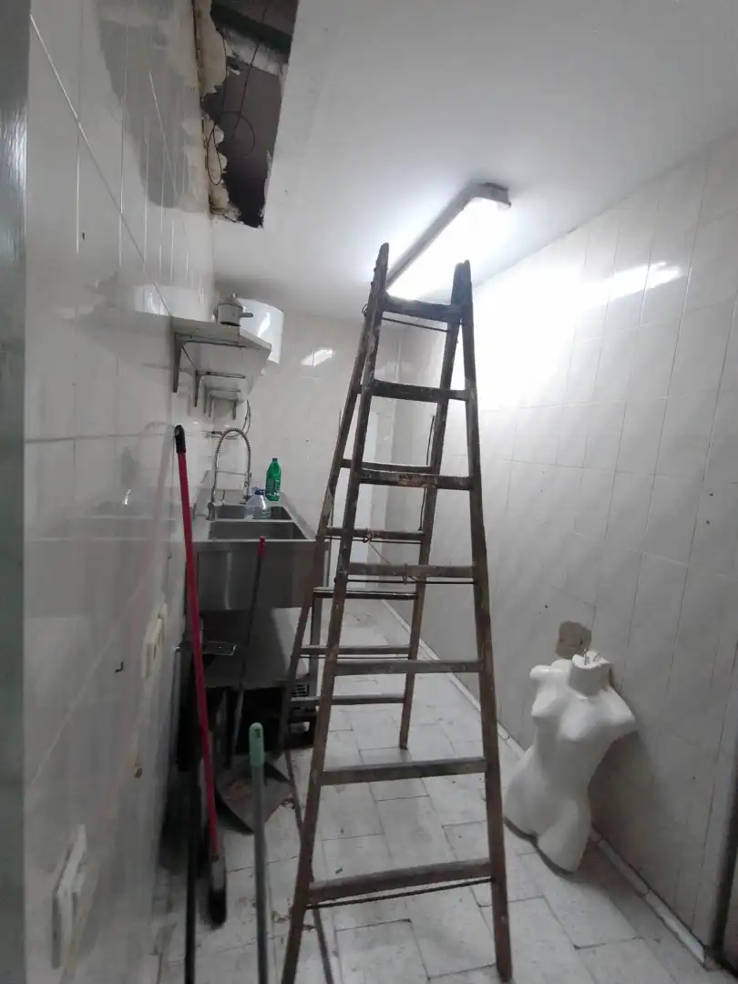 Cuina de Local en venda en Zaragoza amb Aire condicionat, Calefacció i Moblat
