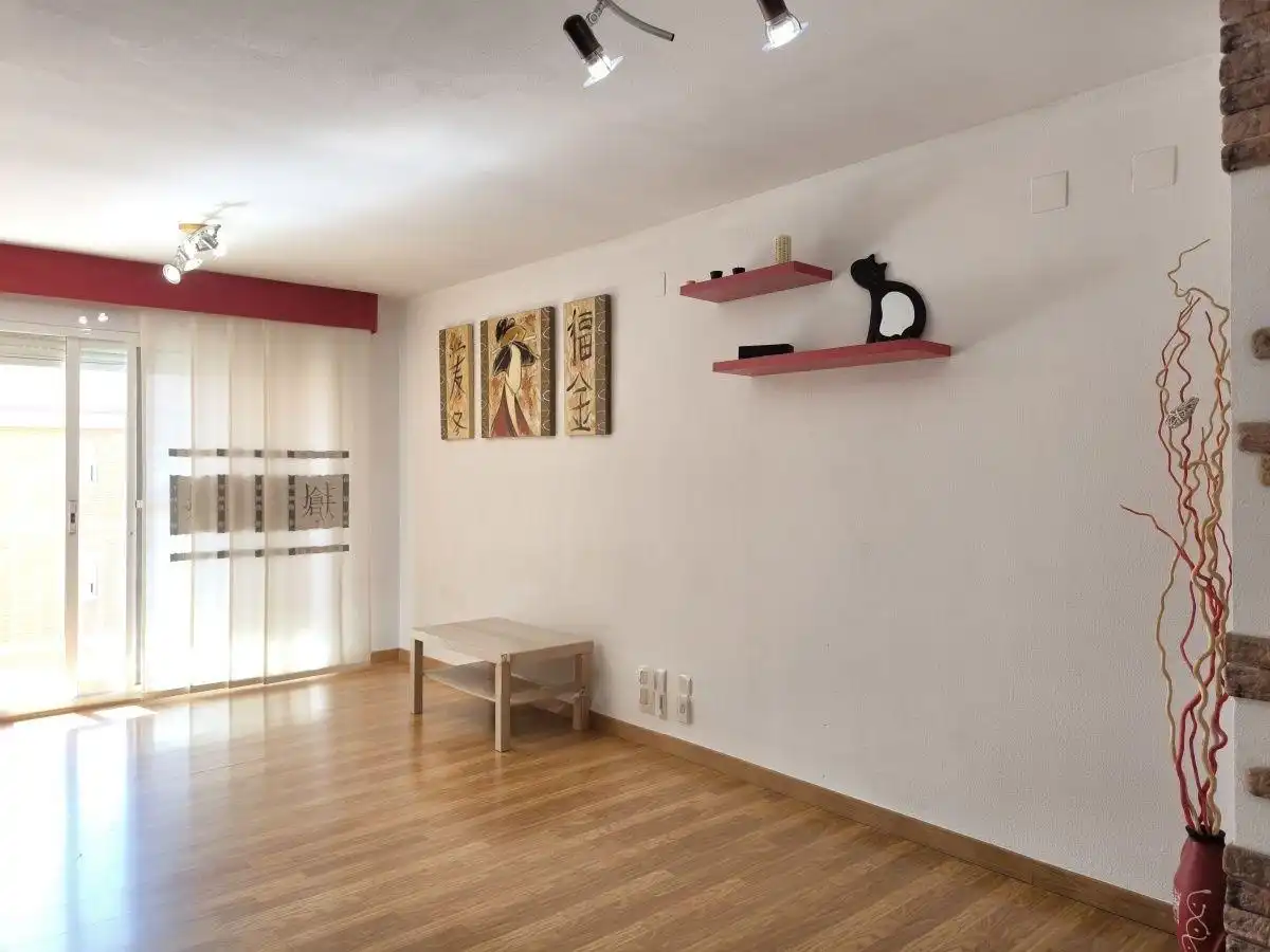 Flat with terrace for sale in VIOLANT D'HONGRIA, imagen 2