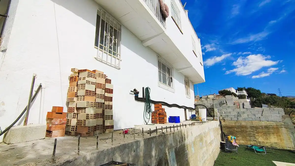 Vista exterior de Finca rústica en venta en Marbella con Aire acondicionado, Jardín privado y Trastero