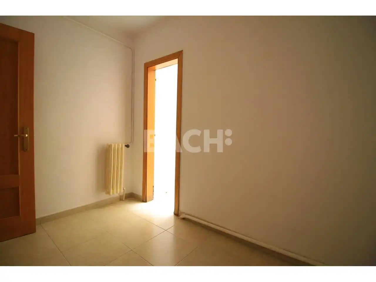 Flat for sale in Vic  with Heating and Balcony