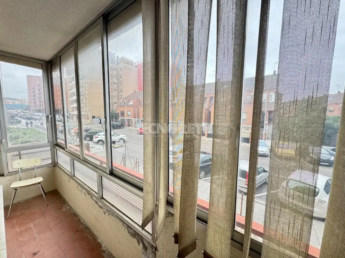 Vista exterior de Piso en venta en Guadalajara con Amueblado