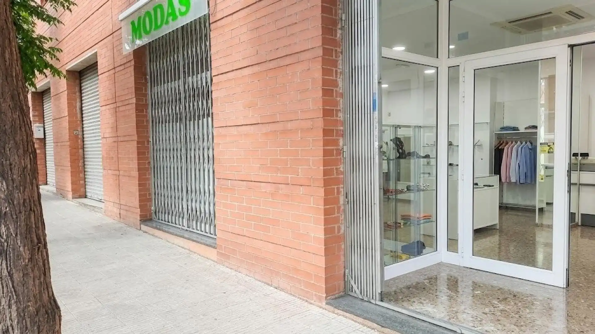 Local commercial à vendre à Martorell, imagen 2