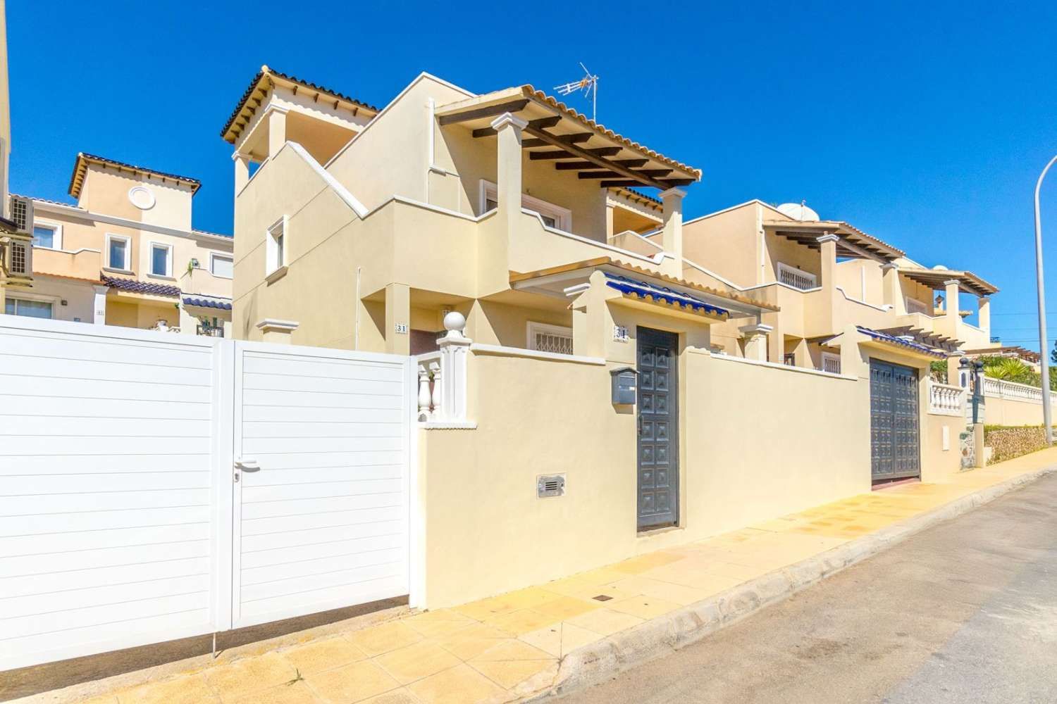 Exterior view of House or chalet for sale in Orihuela  with Air Conditioner, Swimming Pool and Furnished