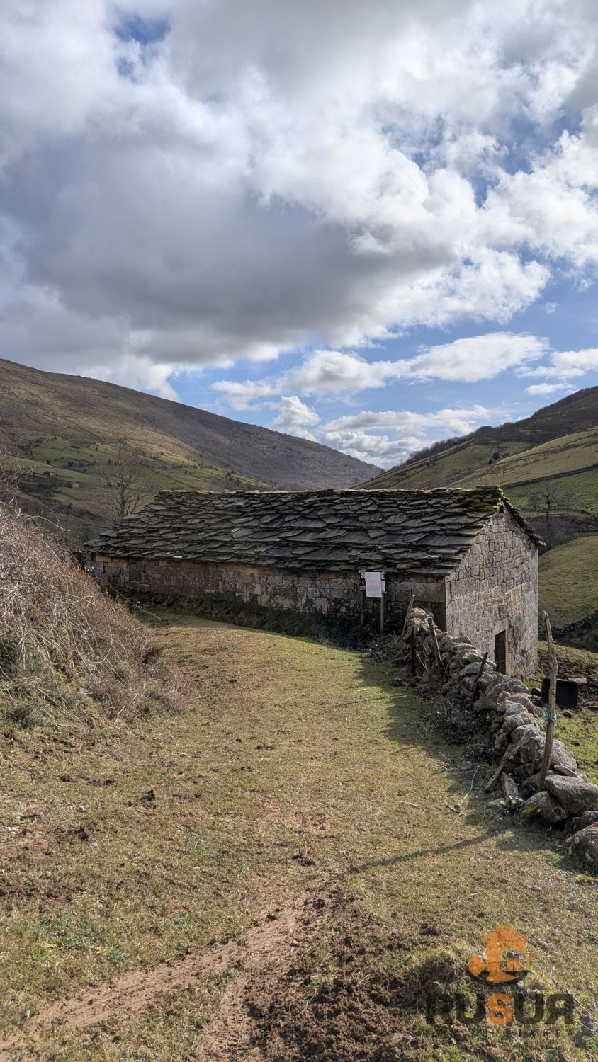 Exterior view of Country house for sale in Merindad de Valdeporres