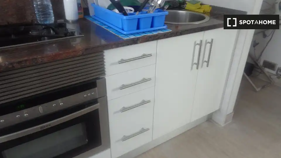 Cuina de Pis per a compartir en Santander amb Aire condicionat, Calefacció i Moblat