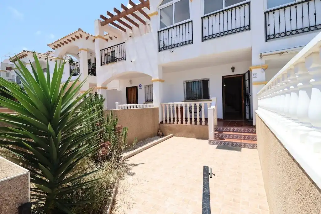 Casa a schiera con terrazza in vendita a Orihuela Costa